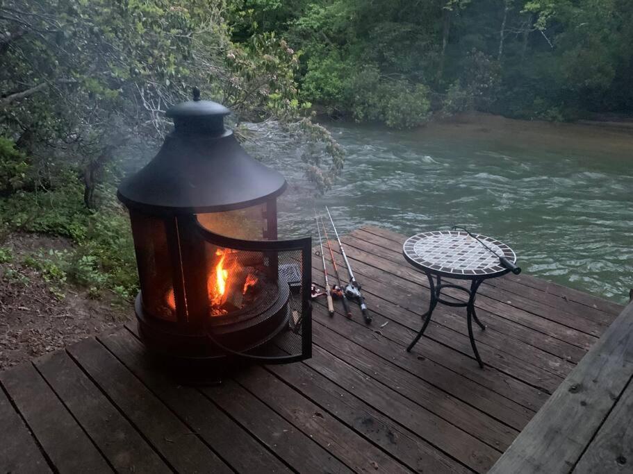 Cabin Fever On Cartecay River Ellijay Exteriör bild